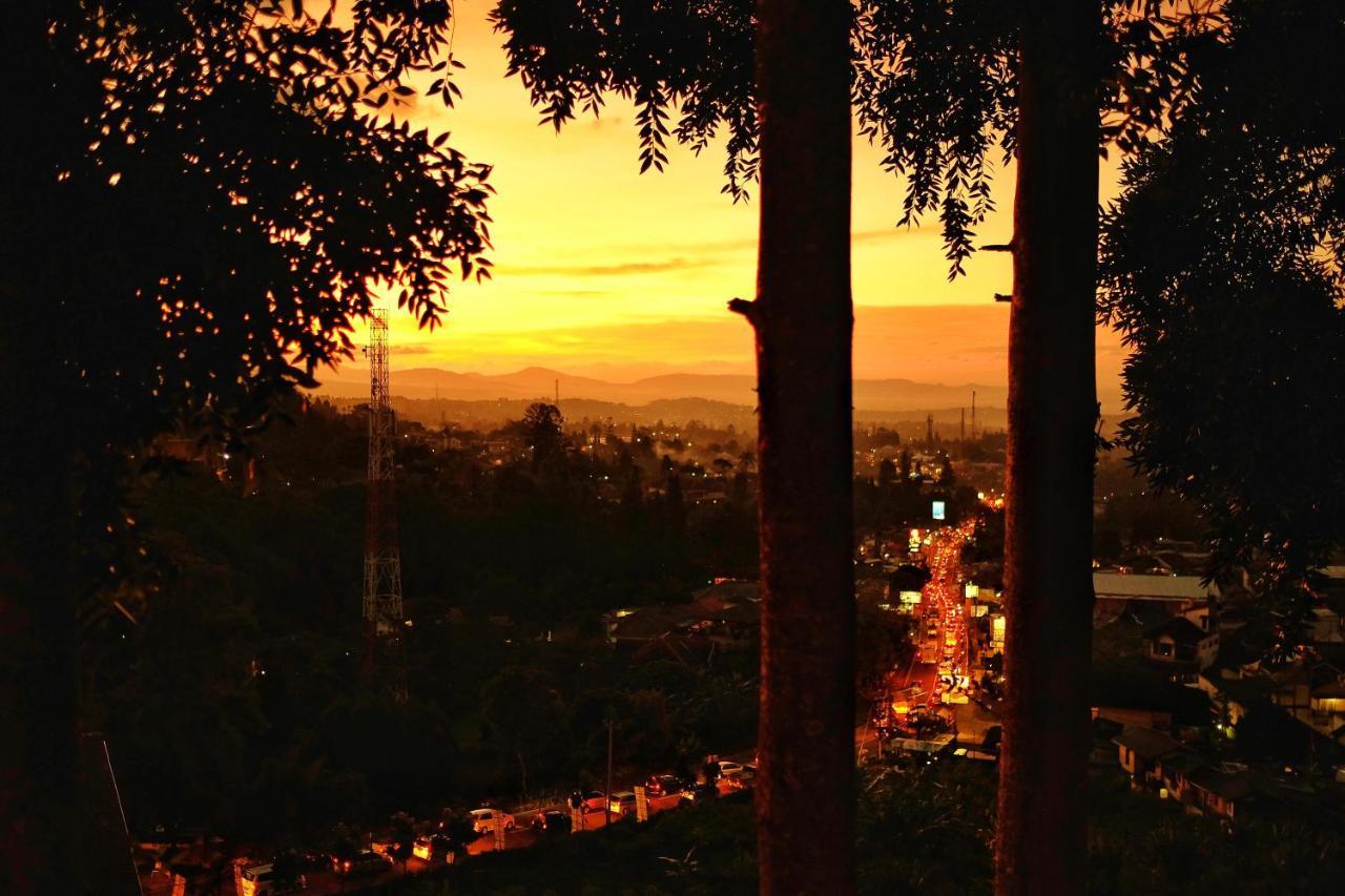 The Grand Hill Resort-Hotel Puncak Exteriér fotografie